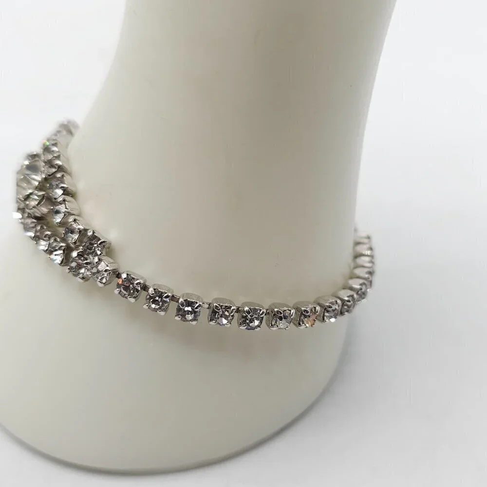 Vintage Silver Tone Clear Rhinestone Bracelet With Elegant Snap Clasp